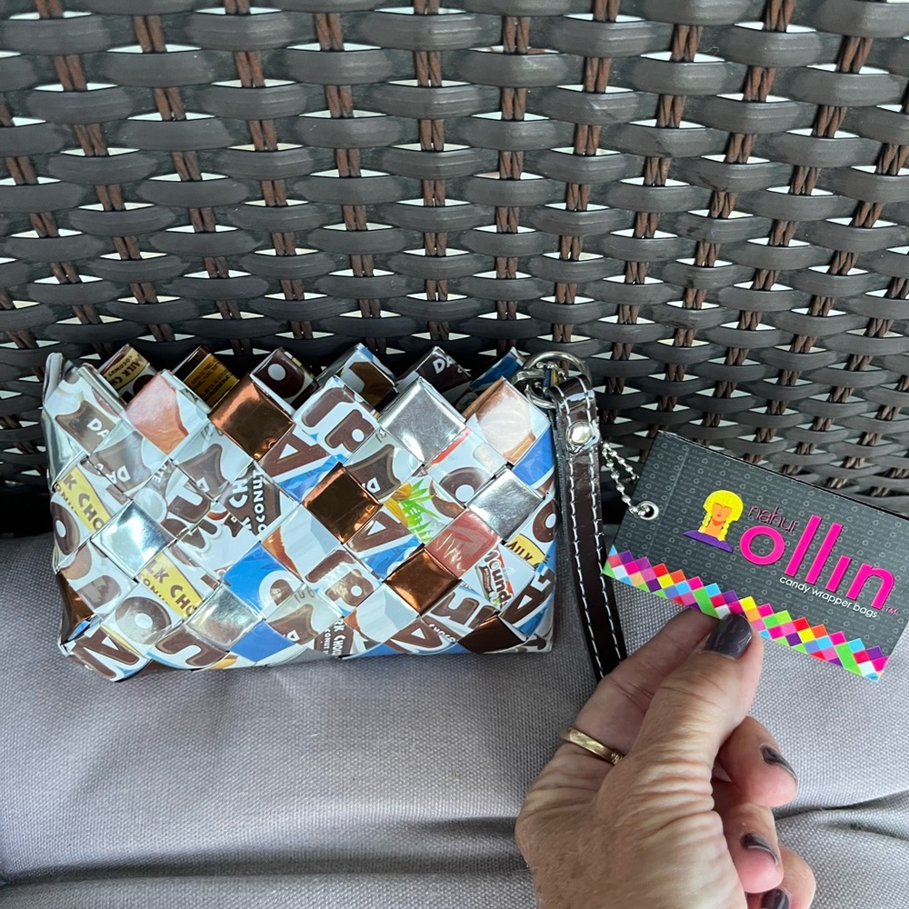 NWT CANDY WRAPPER WRISTLET 5x3